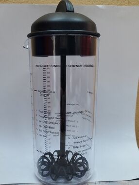 Pampered Chef Measure, Mix and Pour #1
